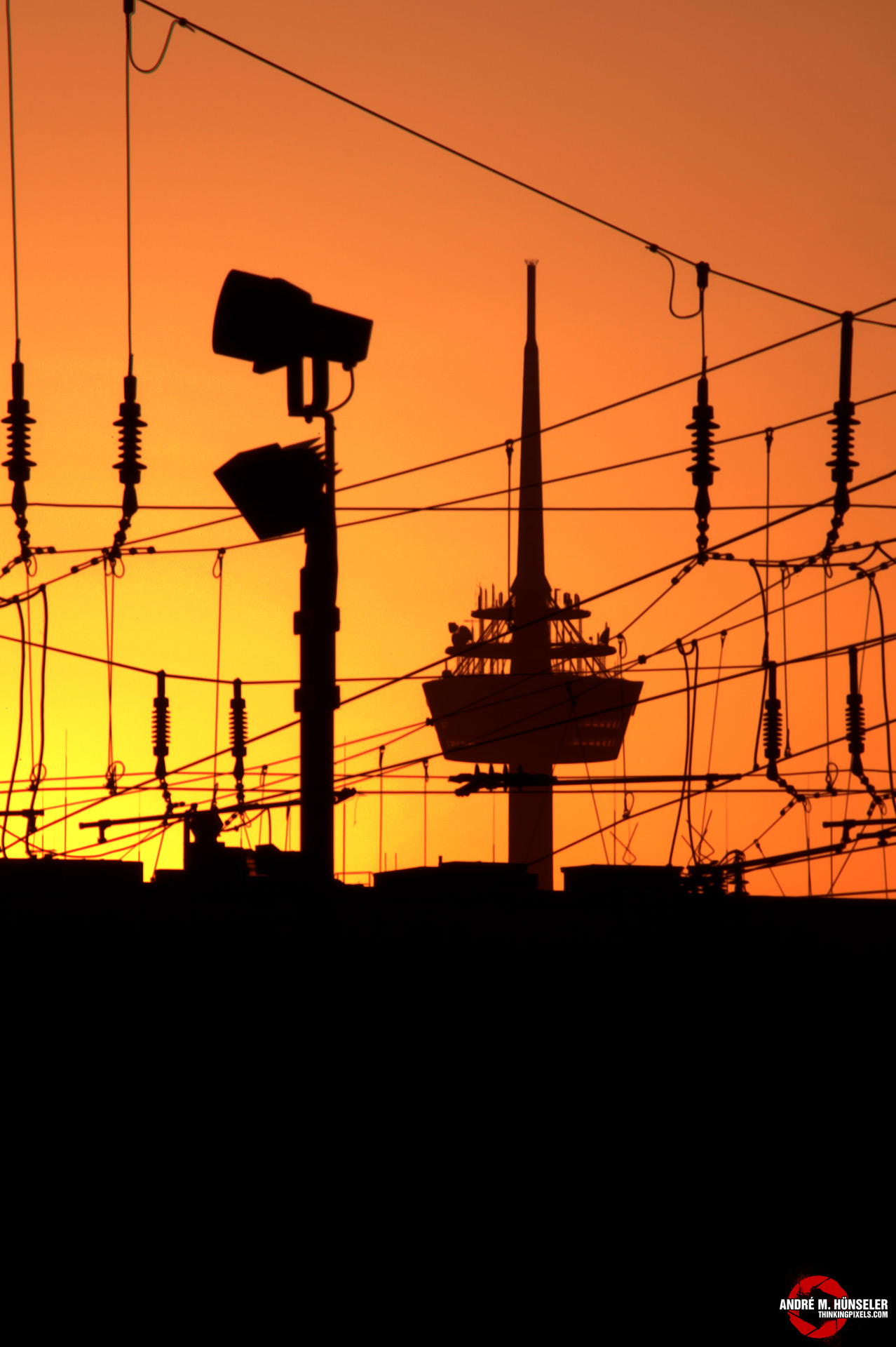 Colonius Fernsehturm im Sonnenuntergang