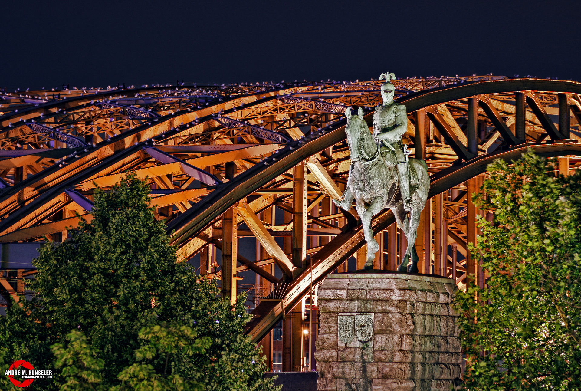 Kaiser Wilhelm Statue Bei Nacht