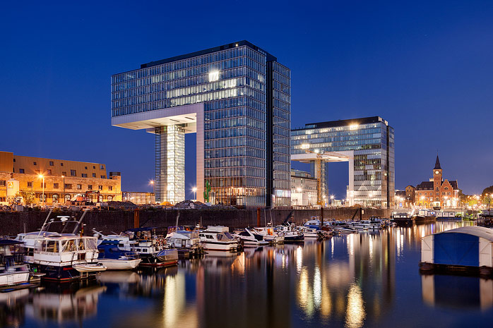 Kranhäuser Köln bei Nacht