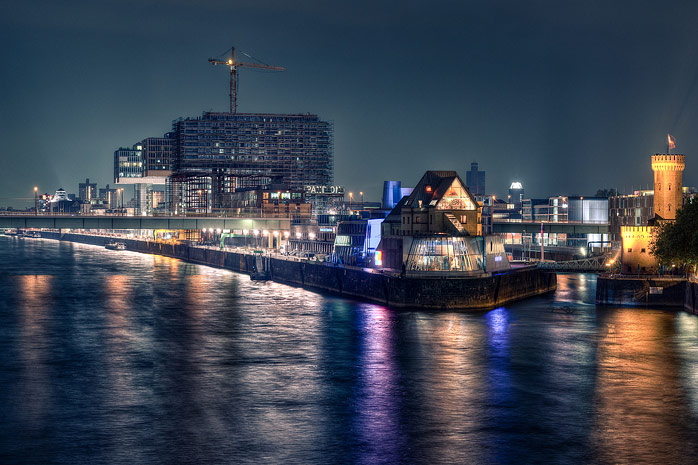 Rheinauhafen Köln bei Nacht